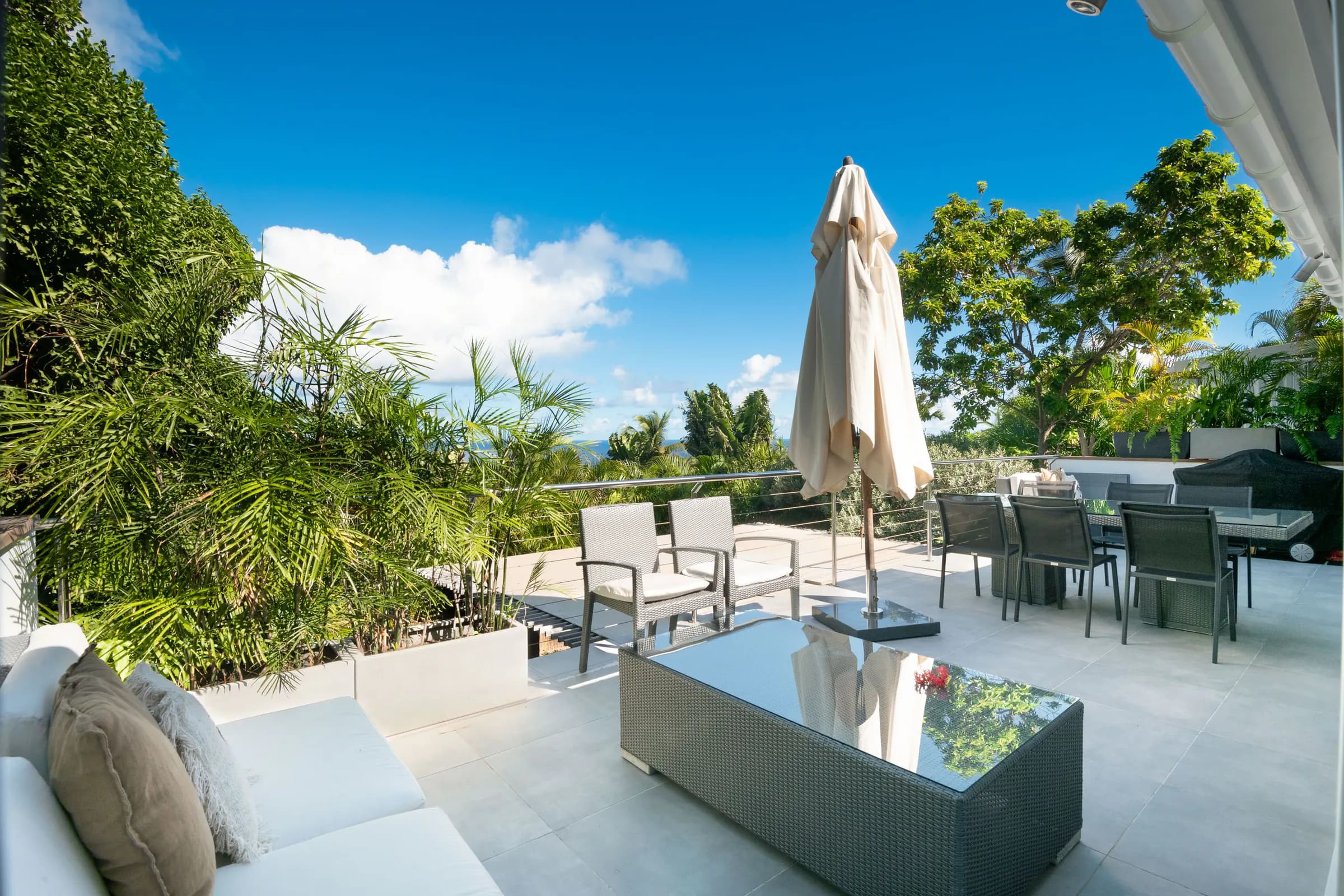 Loumag Apartment – A Peaceful Hideaway Surrounded by Tropical Greenery in St. Barth